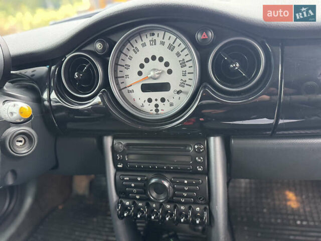 Чорний Міні Hatch, об'ємом двигуна 1.6 л та пробігом 250 тис. км за 4350 $, фото 23 на Automoto.ua