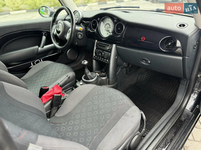 Чорний Міні Hatch, об'ємом двигуна 1.6 л та пробігом 250 тис. км за 4350 $, фото 25 на Automoto.ua