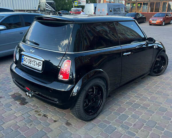 Черный Мини Hatch, объемом двигателя 1.6 л и пробегом 180 тыс. км за 4550 $, фото 2 на Automoto.ua
