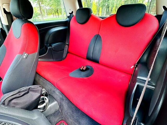 Черный Мини Hatch, объемом двигателя 1.6 л и пробегом 175 тыс. км за 5999 $, фото 7 на Automoto.ua