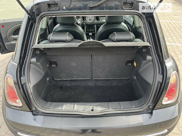 Чорний Міні Hatch, об'ємом двигуна 1.6 л та пробігом 150 тис. км за 4800 $, фото 2 на Automoto.ua