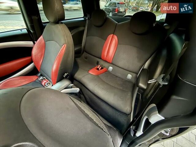 Черный Мини Hatch, объемом двигателя 1.4 л и пробегом 147 тыс. км за 6999 $, фото 47 на Automoto.ua