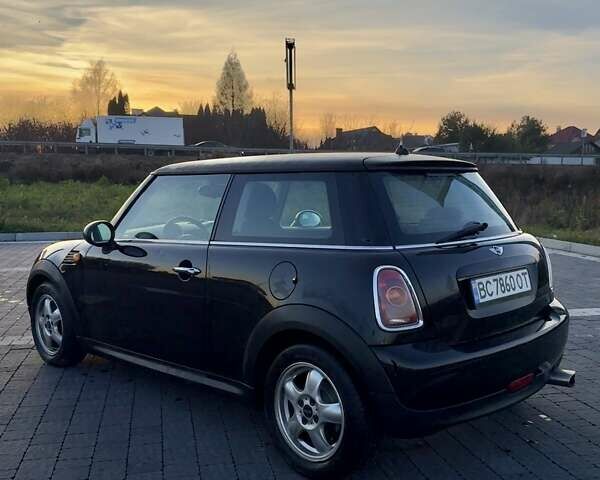 Черный Мини Hatch, объемом двигателя 1.4 л и пробегом 195 тыс. км за 6500 $, фото 5 на Automoto.ua
