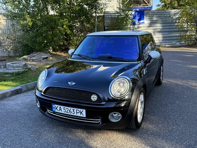 Черный Мини Hatch, объемом двигателя 1.4 л и пробегом 175 тыс. км за 6500 $, фото 3 на Automoto.ua