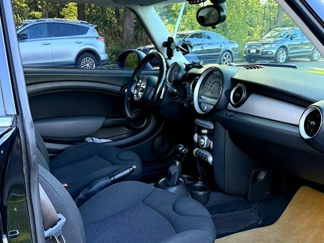 Черный Мини Hatch, объемом двигателя 1.4 л и пробегом 175 тыс. км за 6500 $, фото 5 на Automoto.ua