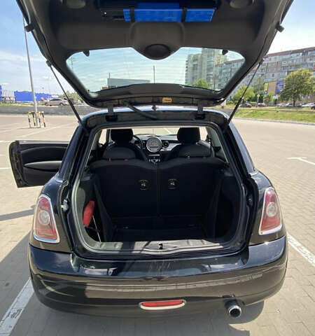 Чорний Міні Hatch, об'ємом двигуна 1.4 л та пробігом 235 тис. км за 5500 $, фото 5 на Automoto.ua