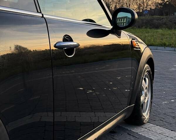 Черный Мини Hatch, объемом двигателя 1.4 л и пробегом 195 тыс. км за 6500 $, фото 9 на Automoto.ua