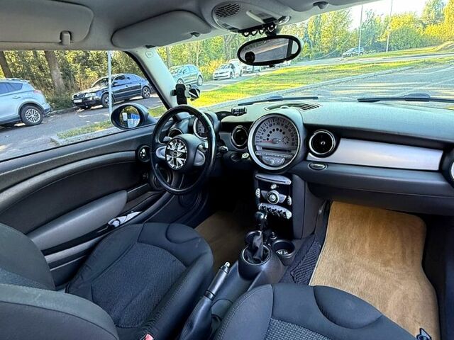 Черный Мини Hatch, объемом двигателя 1.4 л и пробегом 175 тыс. км за 6500 $, фото 6 на Automoto.ua
