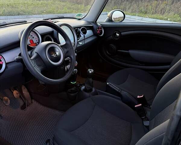 Черный Мини Hatch, объемом двигателя 1.4 л и пробегом 195 тыс. км за 6500 $, фото 15 на Automoto.ua