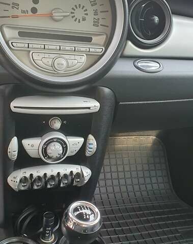 Чорний Міні Hatch, об'ємом двигуна 1.6 л та пробігом 201 тис. км за 6200 $, фото 9 на Automoto.ua