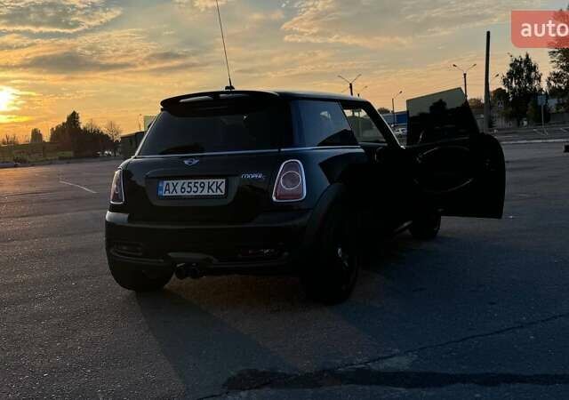Чорний Міні Hatch, об'ємом двигуна 1.6 л та пробігом 116 тис. км за 7000 $, фото 17 на Automoto.ua