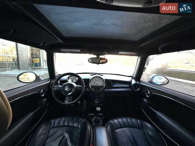 Чорний Міні Hatch, об'ємом двигуна 1.6 л та пробігом 120 тис. км за 6500 $, фото 20 на Automoto.ua