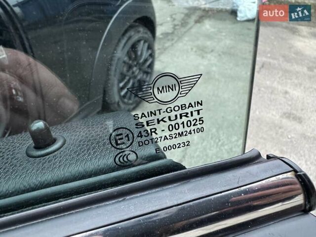 Черный Мини Hatch, объемом двигателя 1.6 л и пробегом 249 тыс. км за 12000 $, фото 60 на Automoto.ua