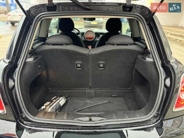 Черный Мини Hatch, объемом двигателя 1.6 л и пробегом 249 тыс. км за 12000 $, фото 31 на Automoto.ua
