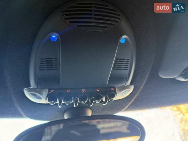 Чорний Міні Hatch, об'ємом двигуна 1.6 л та пробігом 120 тис. км за 6500 $, фото 12 на Automoto.ua