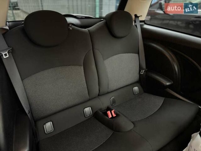 Черный Мини Hatch, объемом двигателя 1.6 л и пробегом 249 тыс. км за 12000 $, фото 43 на Automoto.ua