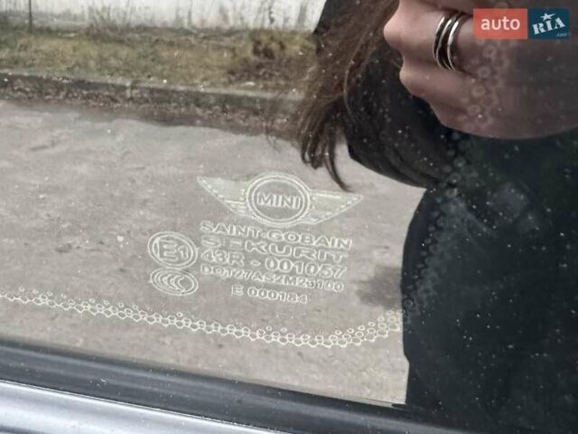 Черный Мини Hatch, объемом двигателя 1.6 л и пробегом 249 тыс. км за 12000 $, фото 57 на Automoto.ua