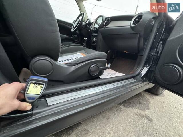 Черный Мини Hatch, объемом двигателя 1.6 л и пробегом 249 тыс. км за 12000 $, фото 87 на Automoto.ua