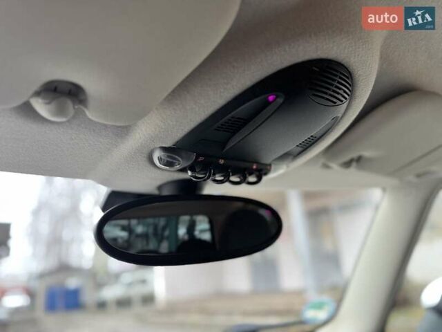 Черный Мини Hatch, объемом двигателя 1.6 л и пробегом 249 тыс. км за 12000 $, фото 23 на Automoto.ua