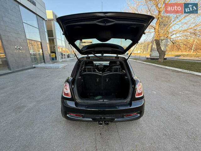 Чорний Міні Hatch, об'ємом двигуна 1.6 л та пробігом 120 тис. км за 6500 $, фото 18 на Automoto.ua