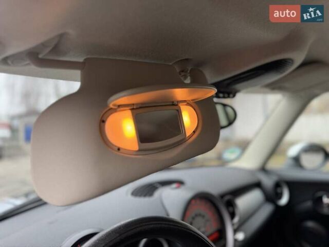 Черный Мини Hatch, объемом двигателя 1.6 л и пробегом 249 тыс. км за 12000 $, фото 24 на Automoto.ua