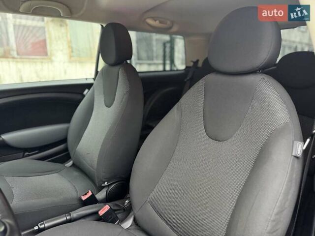 Черный Мини Hatch, объемом двигателя 1.6 л и пробегом 249 тыс. км за 12000 $, фото 22 на Automoto.ua
