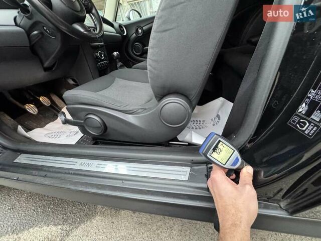 Черный Мини Hatch, объемом двигателя 1.6 л и пробегом 249 тыс. км за 12000 $, фото 93 на Automoto.ua