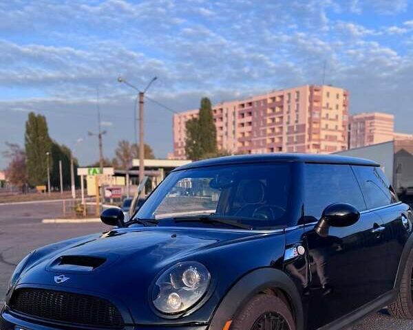Чорний Міні Hatch, об'ємом двигуна 1.6 л та пробігом 116 тис. км за 7000 $, фото 1 на Automoto.ua