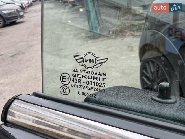 Черный Мини Hatch, объемом двигателя 1.6 л и пробегом 249 тыс. км за 12000 $, фото 56 на Automoto.ua
