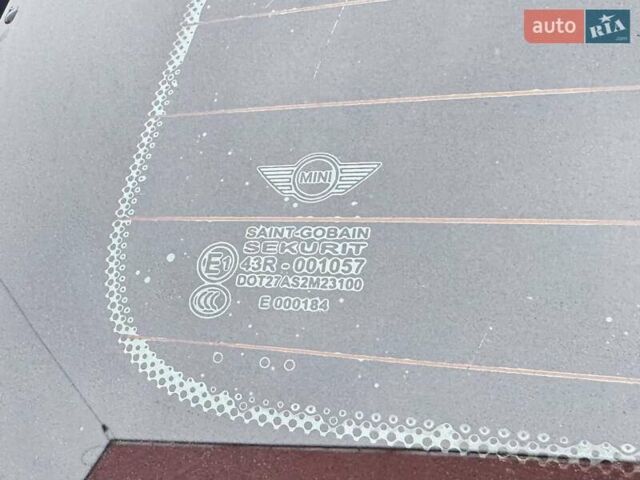 Черный Мини Hatch, объемом двигателя 1.6 л и пробегом 249 тыс. км за 12000 $, фото 58 на Automoto.ua