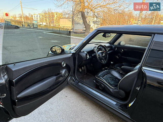 Чорний Міні Hatch, об'ємом двигуна 1.6 л та пробігом 120 тис. км за 6500 $, фото 27 на Automoto.ua
