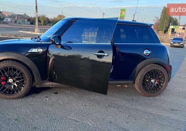 Чорний Міні Hatch, об'ємом двигуна 1.6 л та пробігом 116 тис. км за 7000 $, фото 10 на Automoto.ua