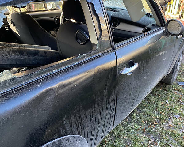 Чорний Міні Hatch, об'ємом двигуна 1.6 л та пробігом 197 тис. км за 3500 $, фото 1 на Automoto.ua