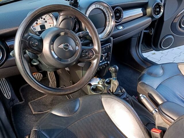 Черный Мини Hatch, объемом двигателя 1.6 л и пробегом 290 тыс. км за 7300 $, фото 6 на Automoto.ua