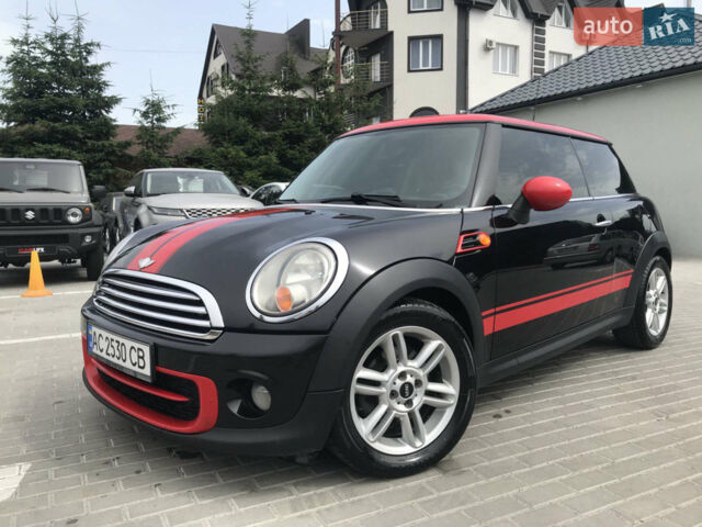 Чорний Міні Hatch, об'ємом двигуна 1.6 л та пробігом 150 тис. км за 8000 $, фото 3 на Automoto.ua