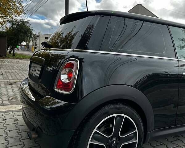 Черный Мини Hatch, объемом двигателя 1.6 л и пробегом 190 тыс. км за 7700 $, фото 13 на Automoto.ua