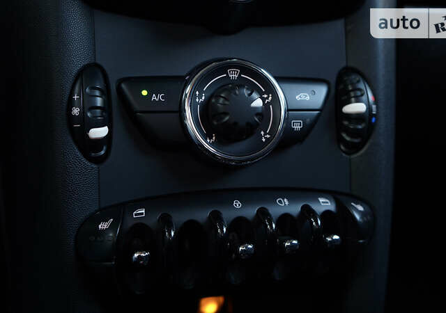 Чорний Міні Hatch, об'ємом двигуна 1.6 л та пробігом 140 тис. км за 10500 $, фото 32 на Automoto.ua