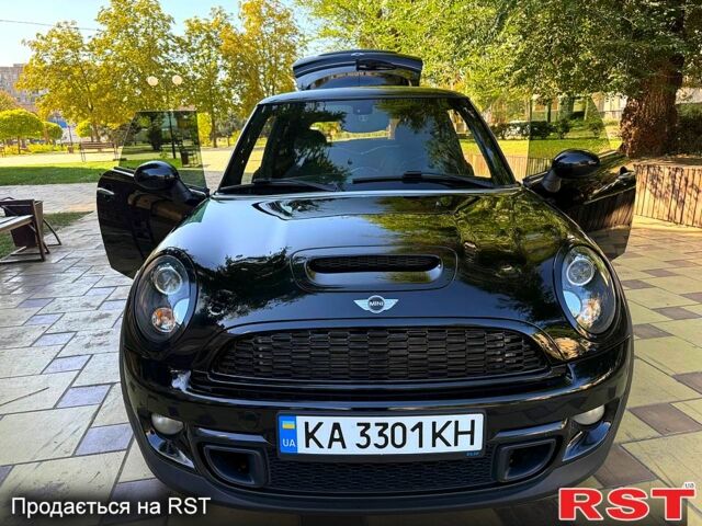 Чорний Міні Hatch, об'ємом двигуна 1.6 л та пробігом 170 тис. км за 8000 $, фото 4 на Automoto.ua