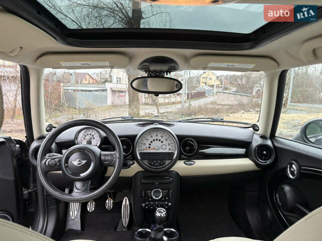 Черный Мини Hatch, объемом двигателя 1.6 л и пробегом 175 тыс. км за 7800 $, фото 12 на Automoto.ua