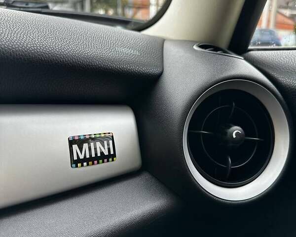 Черный Мини Hatch, объемом двигателя 1.6 л и пробегом 190 тыс. км за 7700 $, фото 19 на Automoto.ua