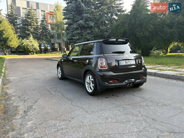 Черный Мини Hatch, объемом двигателя 1.6 л и пробегом 175 тыс. км за 7800 $, фото 8 на Automoto.ua