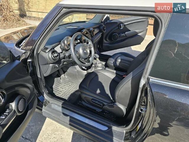 Черный Мини Hatch, объемом двигателя 1.5 л и пробегом 82 тыс. км за 11000 $, фото 12 на Automoto.ua