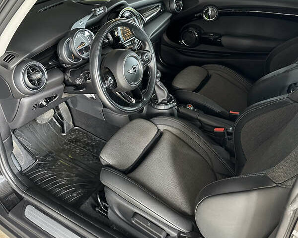 Черный Мини Hatch, объемом двигателя 1.5 л и пробегом 96 тыс. км за 14000 $, фото 5 на Automoto.ua