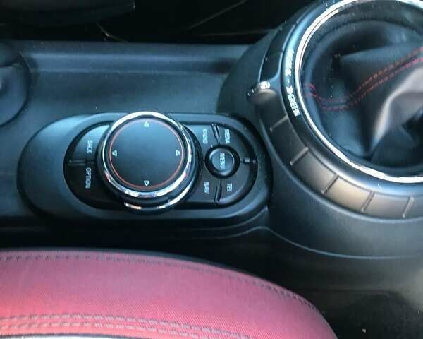 Черный Мини Hatch, объемом двигателя 2 л и пробегом 92 тыс. км за 18700 $, фото 4 на Automoto.ua