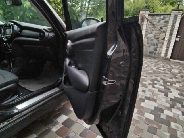 Мини Hatch 2015 в Борисполе на Automoto.ua Черный Мини Hatch, объемом двигателя 1.5 л и пробегом 170 тыс. км за 11000 $, фото 6 на Automoto.ua