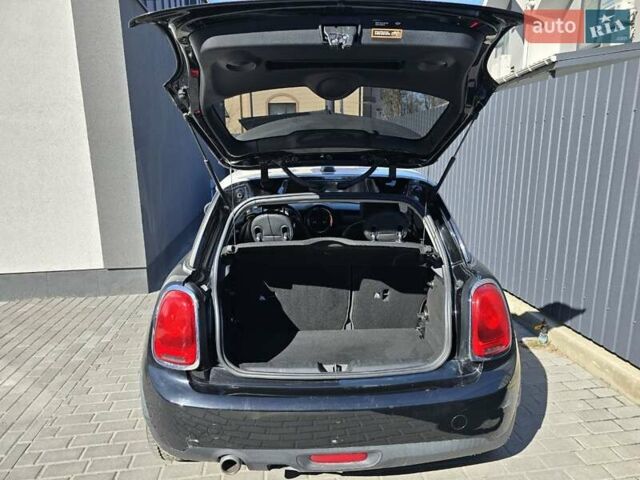 Черный Мини Hatch, объемом двигателя 1.5 л и пробегом 82 тыс. км за 11000 $, фото 7 на Automoto.ua