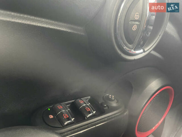 Чорний Міні Hatch, об'ємом двигуна 1.2 л та пробігом 67 тис. км за 10900 $, фото 19 на Automoto.ua