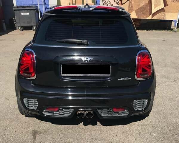 Черный Мини Hatch, объемом двигателя 2 л и пробегом 92 тыс. км за 18700 $, фото 1 на Automoto.ua