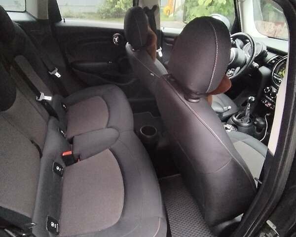 Чорний Міні Hatch, об'ємом двигуна 1.5 л та пробігом 170 тис. км за 11000 $, фото 6 на Automoto.ua