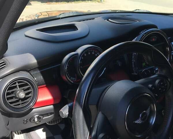 Черный Мини Hatch, объемом двигателя 2 л и пробегом 92 тыс. км за 18700 $, фото 6 на Automoto.ua